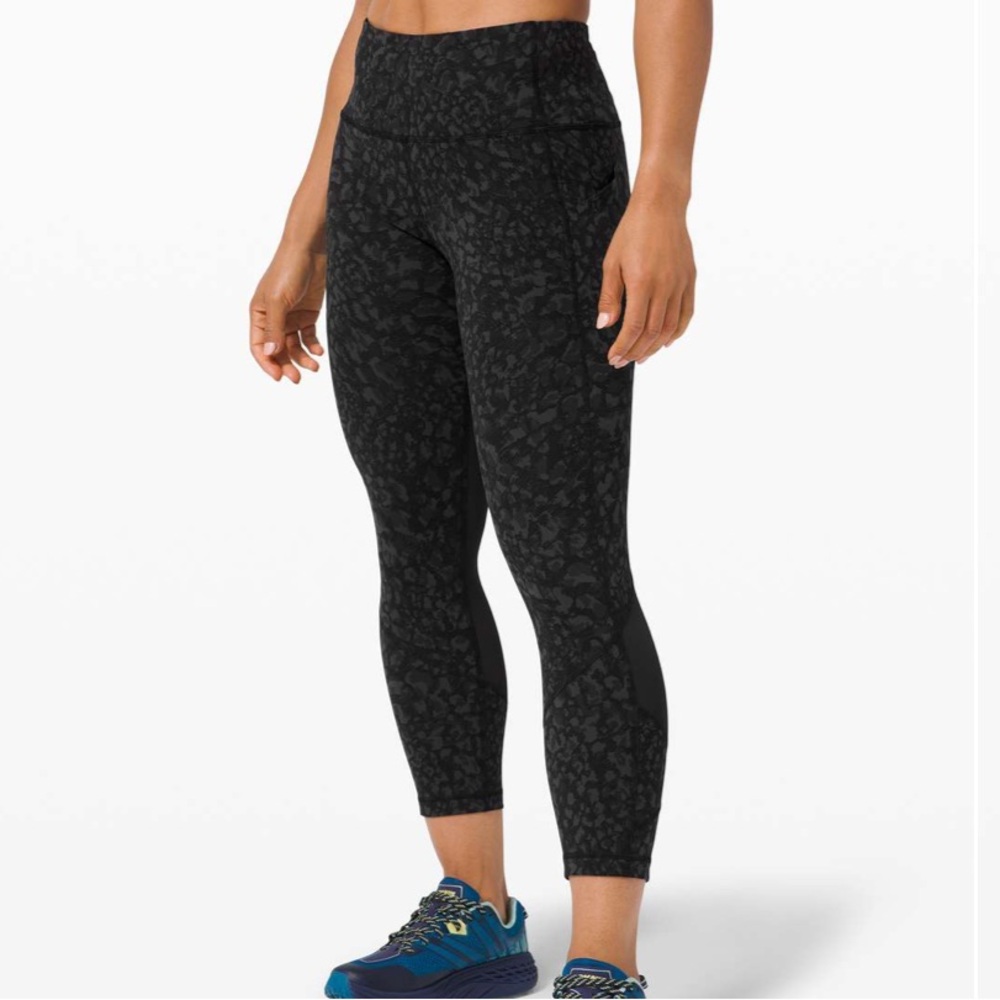 Lululemon Pace Rival High-Rise Crop Leggings in Wild Thing Camo Deep Coal